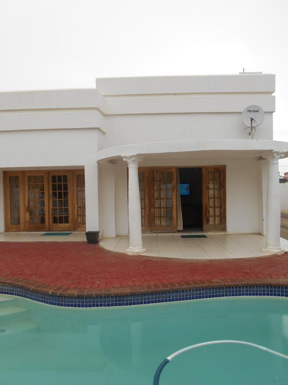 Maison Calme Gaborone Exterior foto